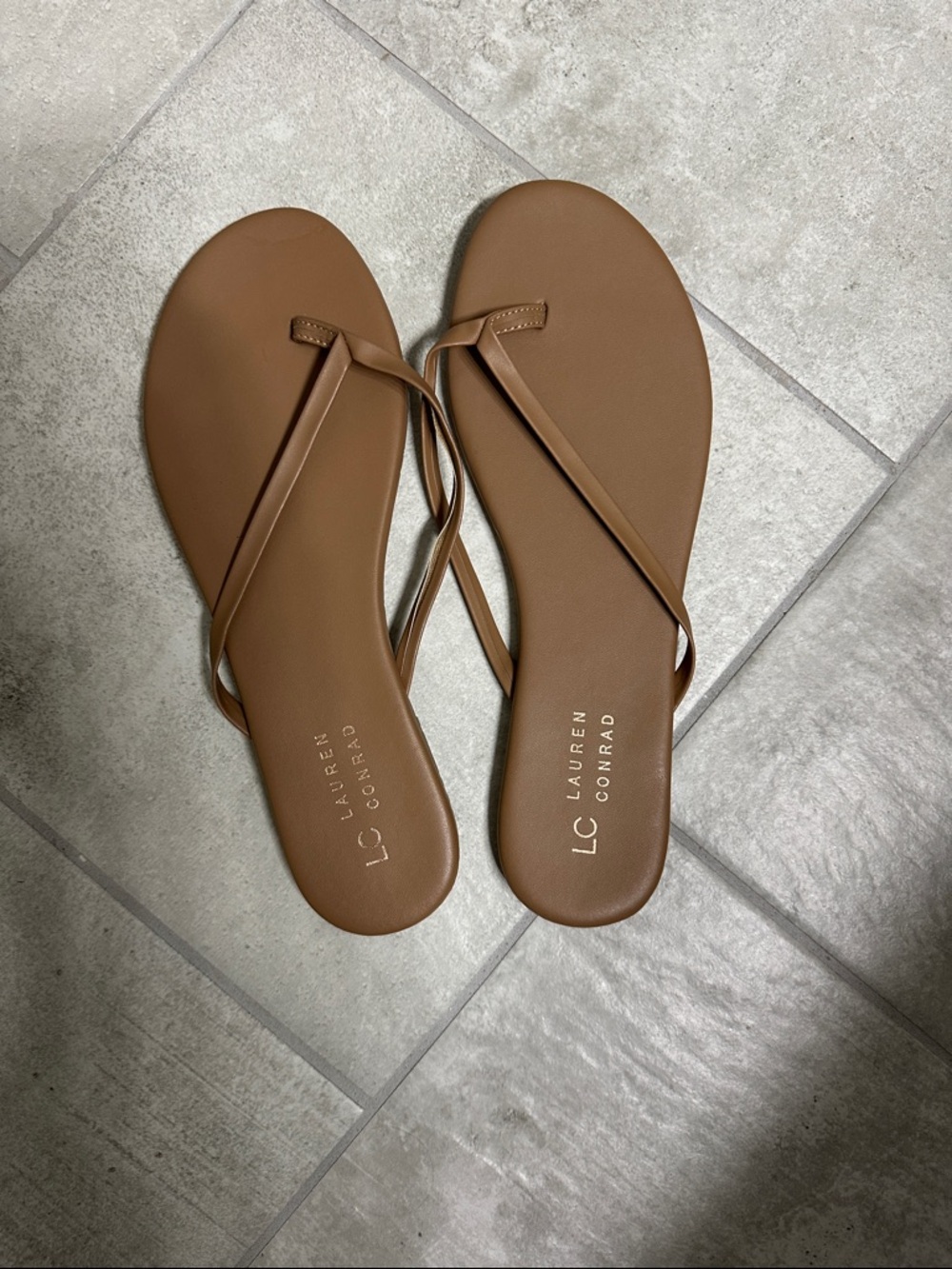 NWOT LC Lauren Conrad Tan Strappy Toe-Post Sandals